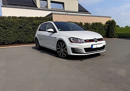 VW Golf Volkswagen 2.0 TSI DSG BMT GTI Performance GTI Per...