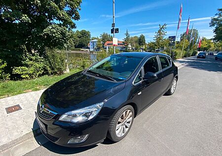 Opel Astra 1.6 Cosmo Cosmo NAVI / Klimaautomatik