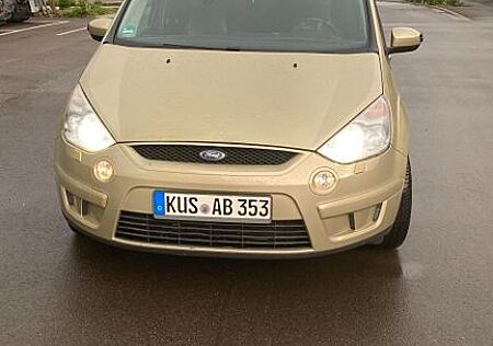 Ford Galaxy 2,0 TDCi 96kW DPF Ghia Ghia 7 Sitzer