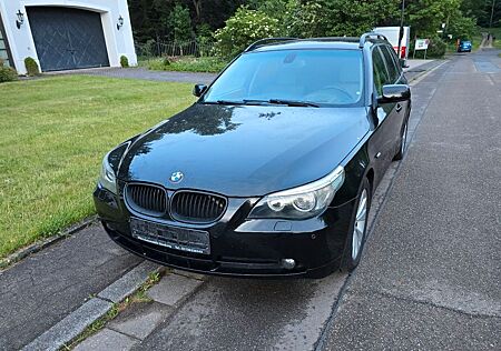BMW 523i A touring -