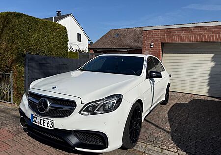 Mercedes-Benz E 63 AMG E 63s AMG 4MATIC V8-Biturbo 585 PS