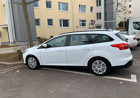Ford Focus 1,5 TDCi 88kW PowerShift Business Tur....