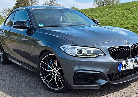 BMW 228i Coupé M Sport M Sport