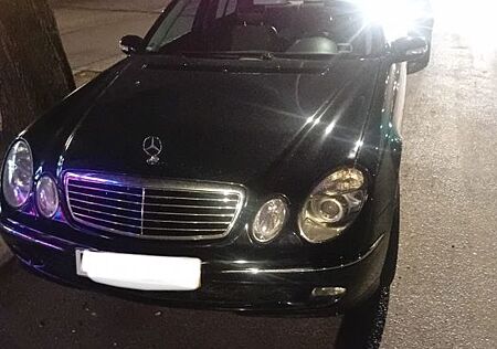 Mercedes-Benz E 200 KOMPRESSOR AVANTGARDE Avantgarde