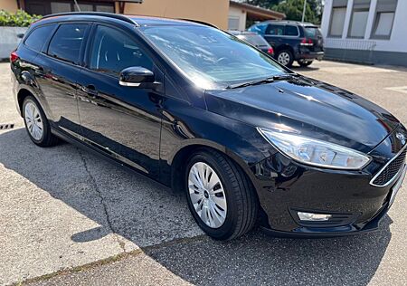 Ford Focus 1,5 TDCi Business/1.Hand/TÜVNeu/S-Heft/AHK