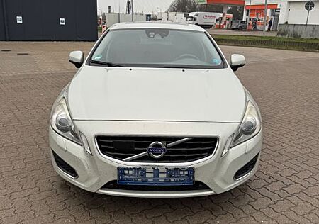 Volvo V60 Kombi Basis