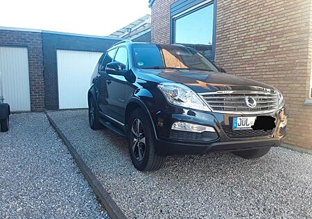 SsangYong Rexton 2.2 Diesel e-XDi 220 Sapphire 4WD AT ...