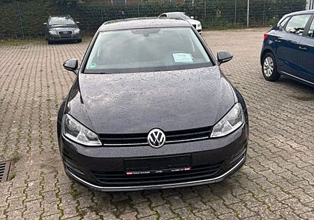 VW Golf Volkswagen VII Lim. Lounge BMT