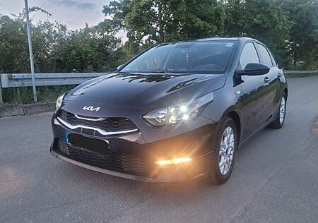Kia Cee'd CEED T-GDi TURBO , BESTER PREISE,Kamera,Navi