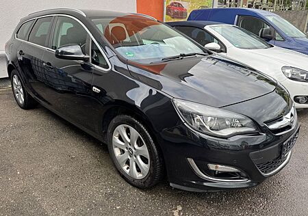 Opel Astra J Sports Tourer Exklusiv Navi 1Hand Kamera