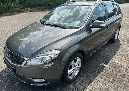 Kia Cee'd Sportswagon , Fahrzeug Top Zustand