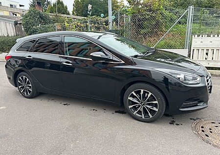 Hyundai i40 cw blue AUTOMATIK*KAMERA*SHZ*LENKRAD-HEIZUNG