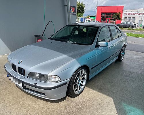 BMW 523i A -
