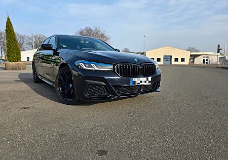 BMW 530e xDrive Touring A - HUD/ Laserlicht/ M Sport