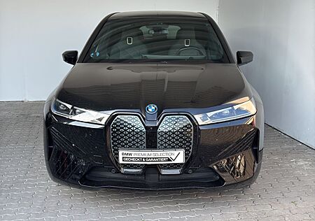 BMW iX xDrive50 Sportpaket LiveCock.Glasd.AHK.Laserl