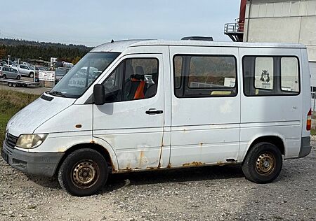 Mercedes-Benz Sprinter 211 CDI *LKW GESCHLOSSEN KASTEN*3.SITZE