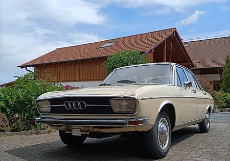 Audi 100