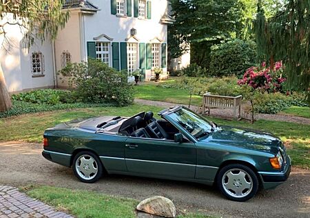 Mercedes-Benz E 300 Cabrio CE 300-24V (A124)