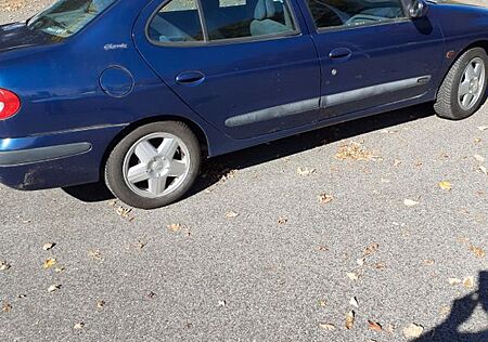 Renault Megane Classic Privilege 1.6 16V Expression