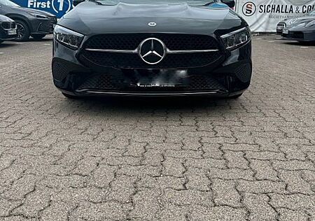 Mercedes-Benz 200 Top-Ausstattung, effizient und komfortabel