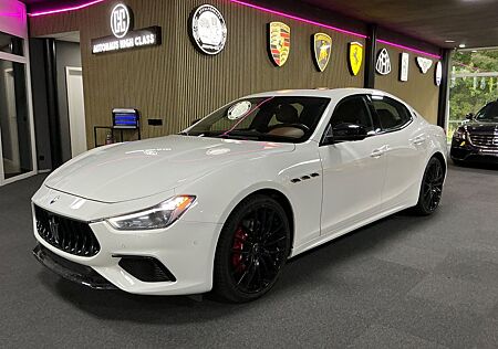 Maserati Ghibli V6 TURBO/BUSINESS/HARMAN/KARDON/NAVI