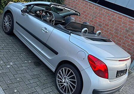 Peugeot 207 CC Platinum nur 83.100 Kilometer TOP