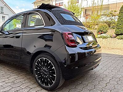 Fiat 500e La Prima Cabrio 42 kWh - sehr gepflegt