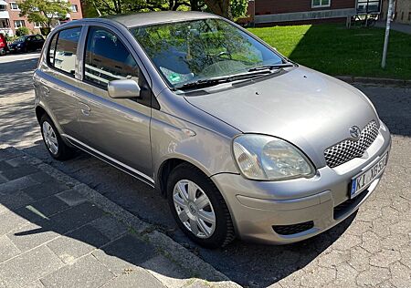 Toyota Yaris 1.3 -