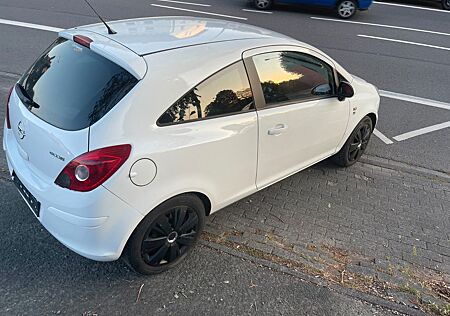 Opel Corsa 1.2 Twinport -Tüv bis okt 2025