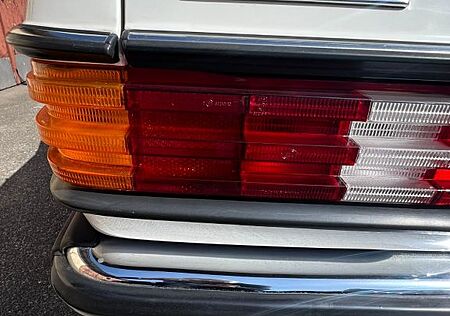 Mercedes-Benz 250 W 123 als mit Kilometerstand 39.000
