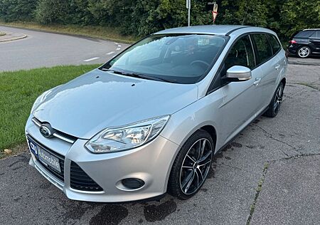 Ford Focus Turnier Trend *KLIMA*NAVI*SYNC*TÜV04/2027*