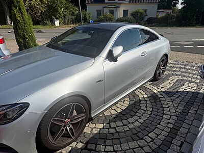 Mercedes-Benz E 200 4MATIC Autom. -
