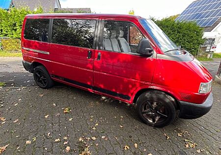 VW T4 Caravelle Volkswagen 2.5 TDI 65kW Standard