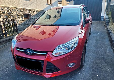 Ford Focus Turnier 1,6 EcoBoost 150PS Titanium