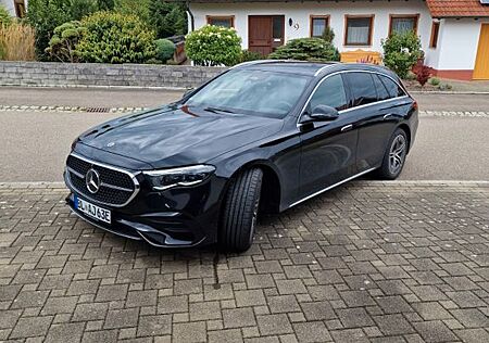 Mercedes-Benz E 300 e T Autom. AMG-HUD,PANO, Burmester 4D Soun