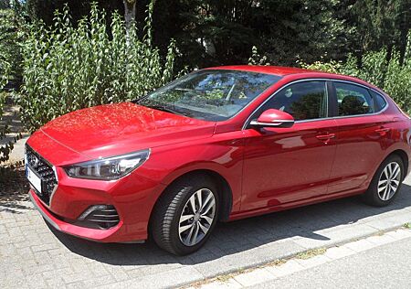 Hyundai i30 Fastback 1.6 CRDi 136 PS/Kamera/neueBatterie
