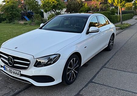 Mercedes-Benz E 300 EQ/Junge Sterne 22 Monate/Pano/Burmeister