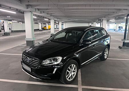 Volvo XC 60 XC60 2.4 D5 AWD Summum 5zyl PANO ACC VOLLLEDDER
