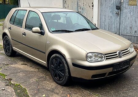 VW Golf Volkswagen 1.6 Comfortline - Klima