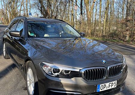 BMW 520d Touring Luxury Vollleder