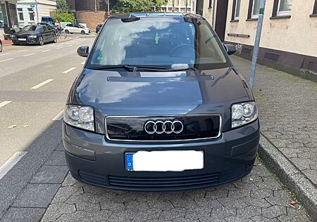 Audi A2 1.4 mit Klimaautomatik und TÜV