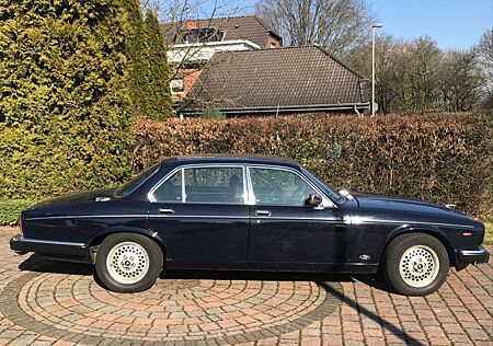 Jaguar XJ12
