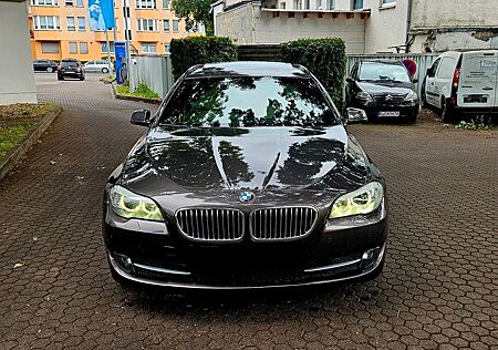 BMW 525D Touring * VOLL *STANDHEIZ*HEAD UP*SOFTCLOSE