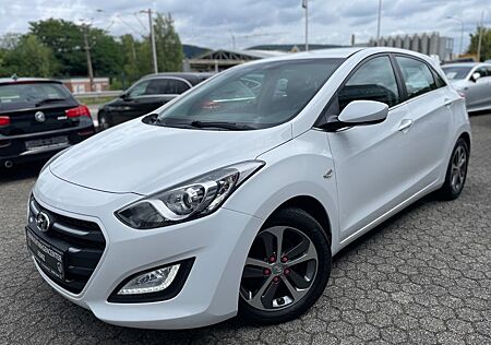 Hyundai i30 blue 1.4 Style TEL/NAVI/SHZ/LHZ/TEMP/GAR!