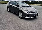 Toyota Auris Hybrid