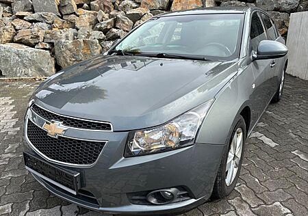 Chevrolet Cruze Hatchback LTZ 2.Hand Scheckheft