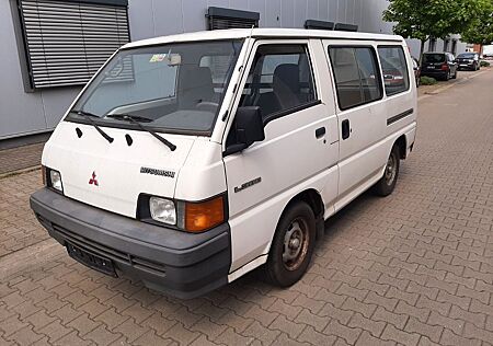 Mitsubishi L300