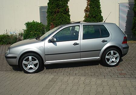 VW Golf Volkswagen 1.9TDI. HIGHLINE ! DPF-4GRÜN!131PS!TÜV-NEU!