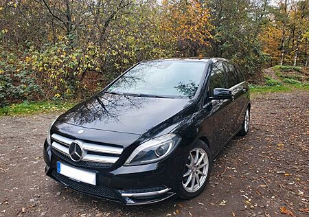 Mercedes-Benz B 180 - Frischer TÜV inkl. Inspektion/Checkheft