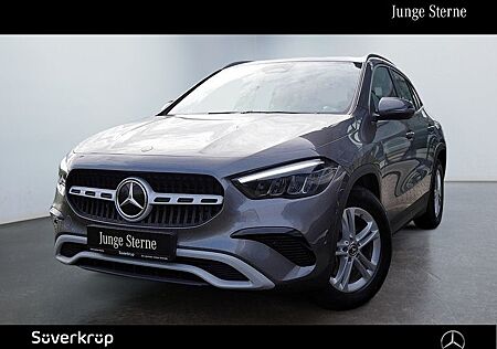 Mercedes-Benz GLA 200 // AHK KAMERA SPUR PDC SHZ